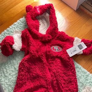 NFL Official 49ers bear newborn hooded zip-up romper or footie pajama. NWT.